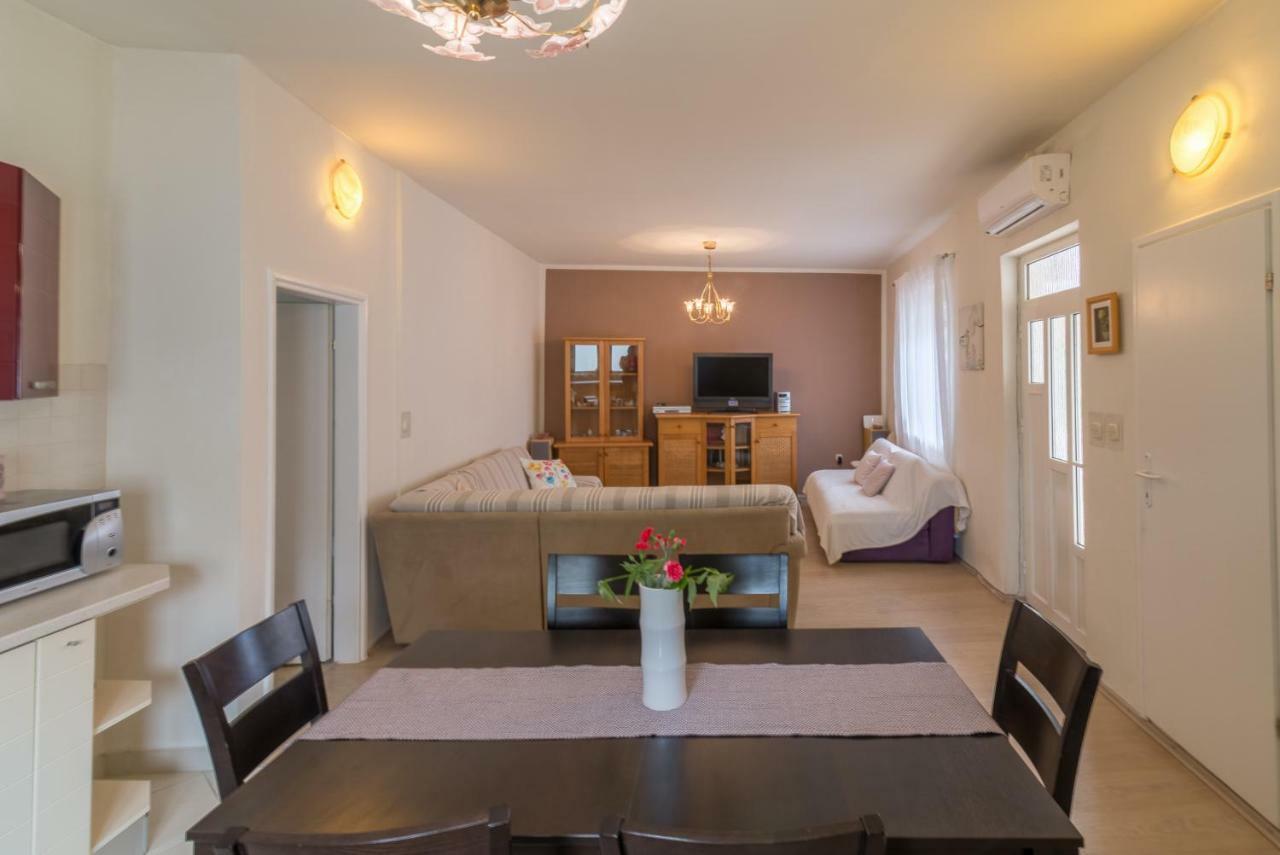 Appartement Emma & Toni à Biograd Na Moru Extérieur photo