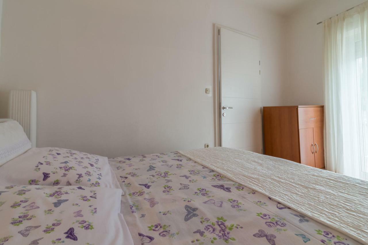 Appartement Emma & Toni à Biograd Na Moru Extérieur photo